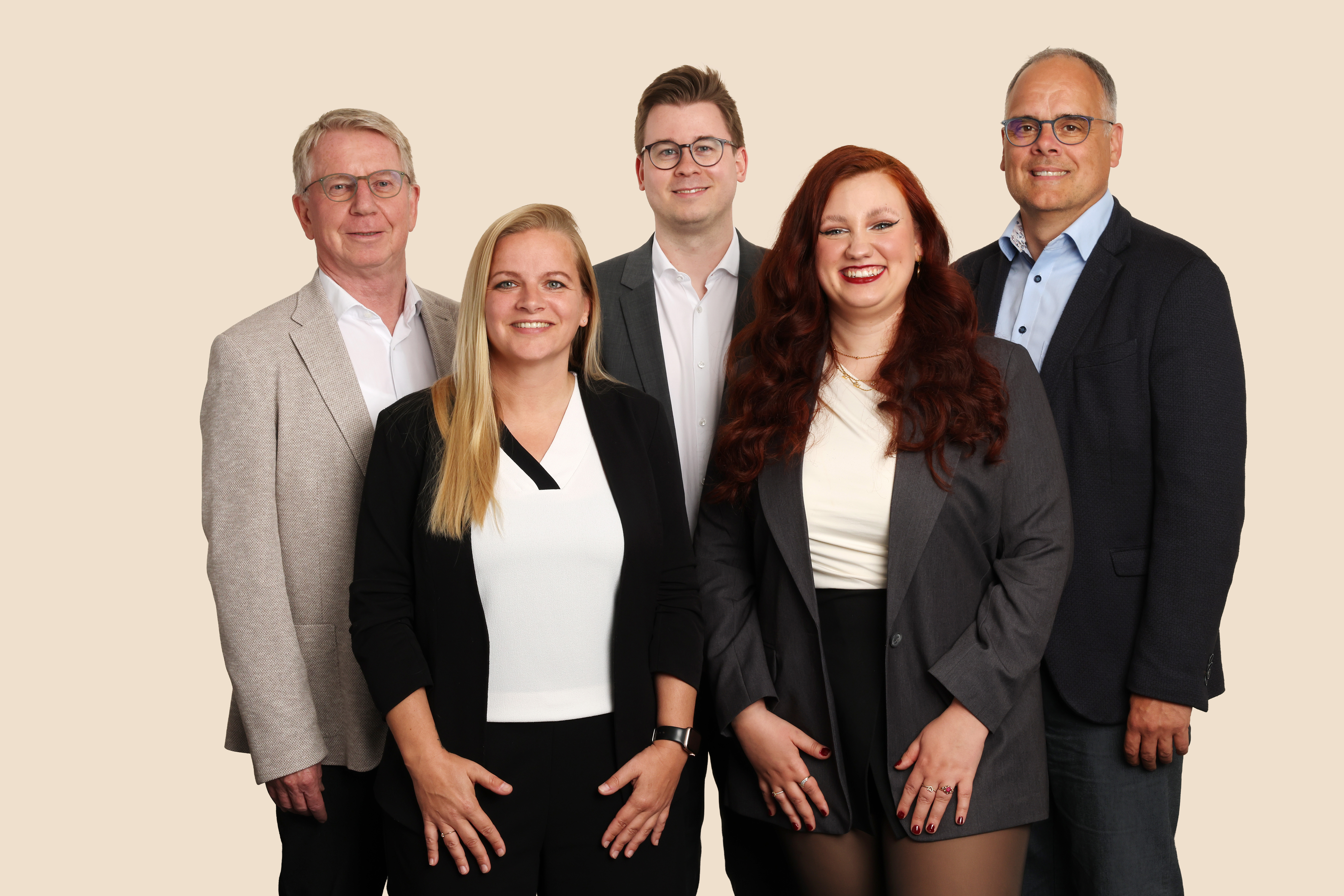 v.r.n.l.: Otmar Böhmer (WB1), Maike Woelk (WB3), Mats-Ole Maretzke (WB4), Darlien Dósa (WB2), Marco Meiners (WB5 & OB-Kandidat). Foto: Matthias Leitzke